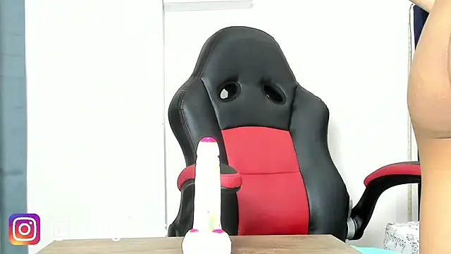 Snapshot of Kloe-squirts chatting on September 2025 02:27:01 AM Kloe-squirts online show from September 2025 02:27:01 AM