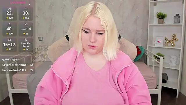 Snapshot of art_lovee chatting on January 2025 04:41:02 AM art lovee online show from January 2025 04:41:02 AM