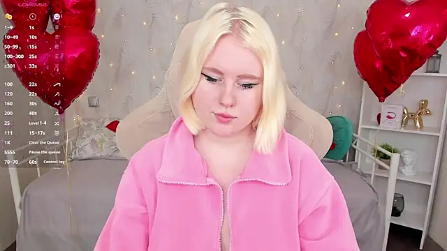 Snapshot of art_lovee chatting on February 2025 04:36:02 AM art lovee online show from February 2025 04:36:02 AM