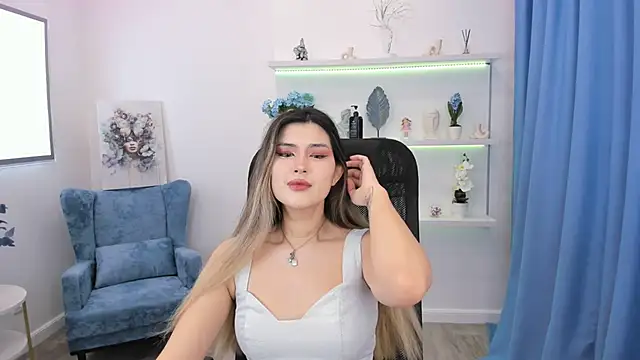 AnneTLi online show from September 2025 03:22:01 AM