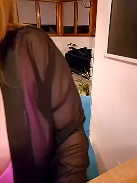 Isabellaa04 online show from February 2025 06:42:02 PM