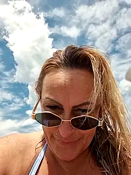 Isabellaa04 online show from May 2026 11:17:02 AM