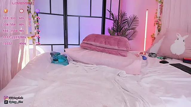 Snapshot of KrissySinsx chatting on March 2026 08:19:01 AM KrissySinsx online show from March 2026 08:19:01 AM