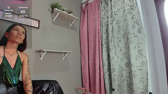 Snapshot of alexandrabootty chatting on March 2025 12:20:02 AM alexandrabootty online show from March 2025 12:20:02 AM