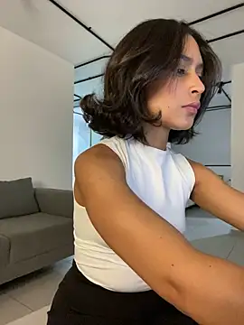 Snapshot of AnaRoxane_ chatting on February 2025 04:58:01 AM AnaRoxane online show from February 2025 04:58:01 AM