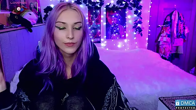 Snapshot of Violet_Noir chatting on January 2025 01:49:01 PM Violet Noir online show from January 2025 01:49:01 PM