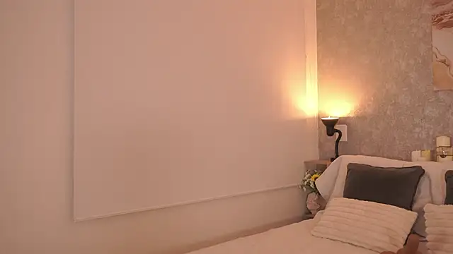 LillyThompson online show from June 2026 11:35:02 PM