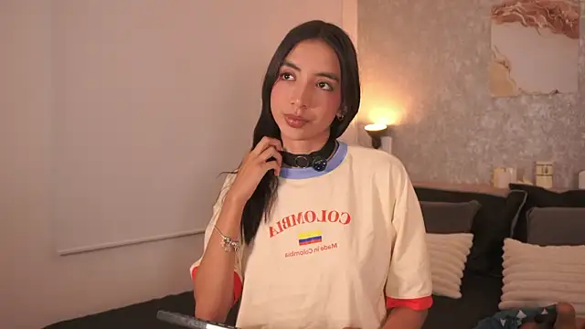 LillyThompson online show from June 2026 11:00:01 PM