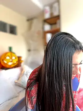 Nicollemays online show from October 2025 03:10:01 PM