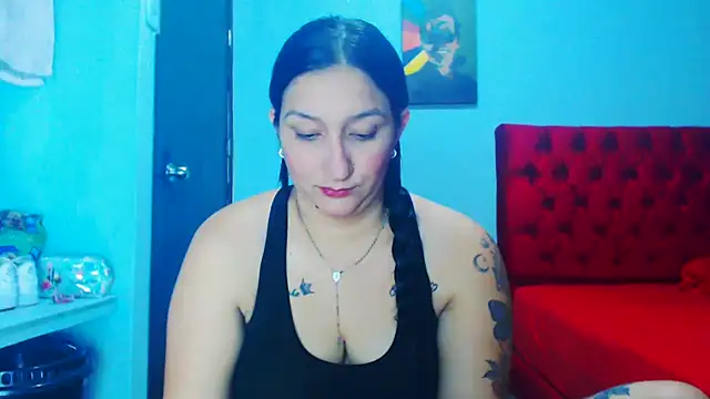 Snapshot of liz_dirty chatting on February 2025 10:49:02 PM liz dirty online show from February 2025 10:49:02 PM