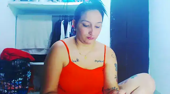 Snapshot of liz_dirty chatting on February 2025 10:42:02 PM liz dirty online show from February 2025 10:42:02 PM