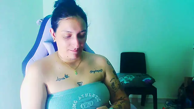 Snapshot of liz_dirty chatting on July 2026 11:07:02 PM liz dirty online show from July 2026 11:07:02 PM