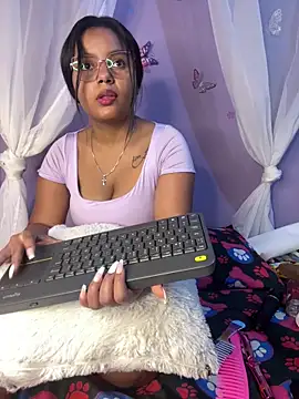 Snapshot of Aleja_DANS chatting on March 2026 02:17:02 PM Aleja DANS online show from March 2026 02:17:02 PM