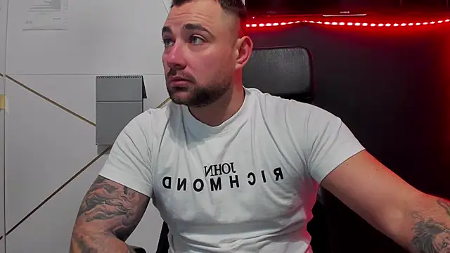 Snapshot of DuncanStone chatting on February 2026 04:52:01 AM DuncanStone online show from February 2026 04:52:01 AM