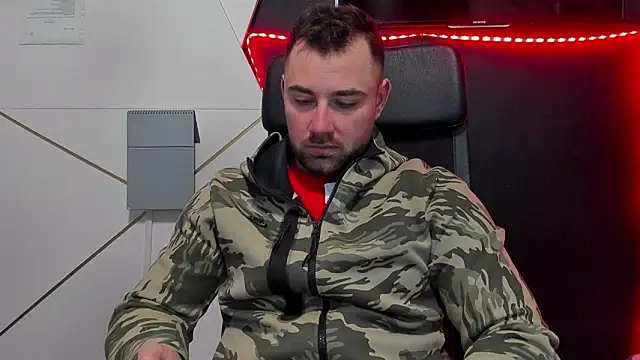 Snapshot of DuncanStone chatting on February 2026 05:14:01 AM DuncanStone online show from February 2026 05:14:01 AM