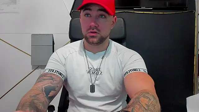 Snapshot of DuncanStone chatting on February 2026 04:57:01 AM DuncanStone online show from February 2026 04:57:01 AM