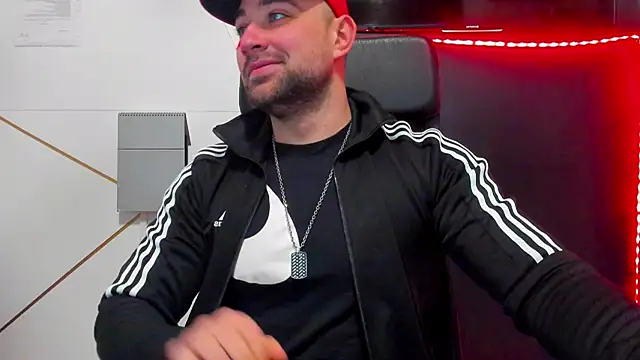 Snapshot of DuncanStone chatting on March 2026 05:14:02 AM DuncanStone online show from March 2026 05:14:02 AM