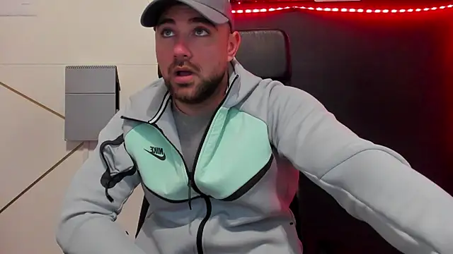 Snapshot of DuncanStone chatting on March 2026 05:02:02 AM DuncanStone online show from March 2026 05:02:02 AM