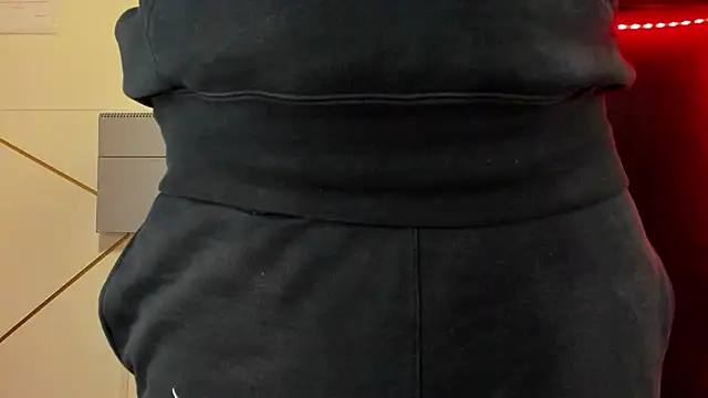 Snapshot of DuncanStone chatting on March 2026 05:00:02 AM DuncanStone online show from March 2026 05:00:02 AM