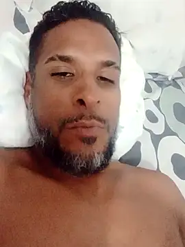 Snapshot of Bbclatinoatletic chatting on November 2025 11:10:02 PM Bbclatinoatletic online show from November 2025 11:10:02 PM