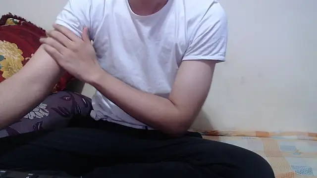 Alexdelarge323 online show from May 2026 04:01:02 PM