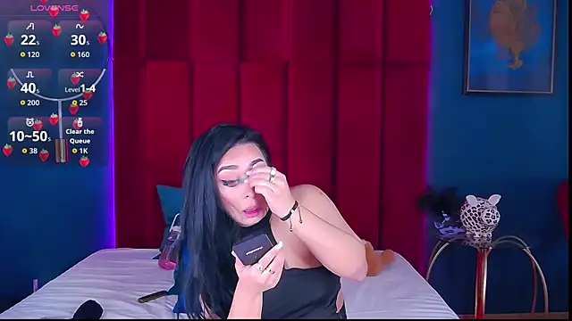 MadyLuxxx online show from May 2026 06:57:01 PM