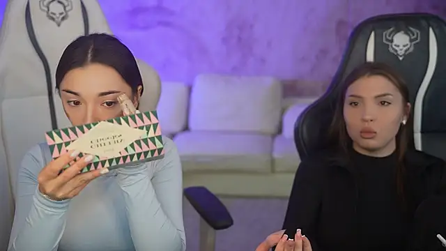 Jasmine Flow online show from October 2025 07:09:01 AM