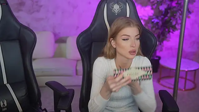 Jasmine Flow online show from November 2025 08:47:01 AM