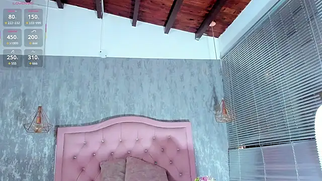 naomidibello online show from March 2026 06:35:02 PM