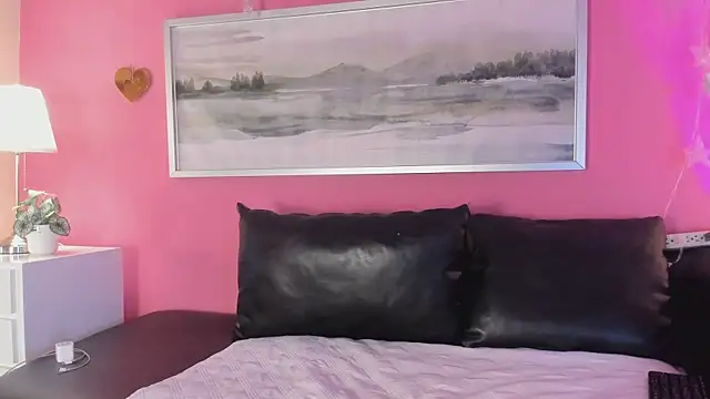 Tiffanysurez  online show from October 2025 09:11:01 PM