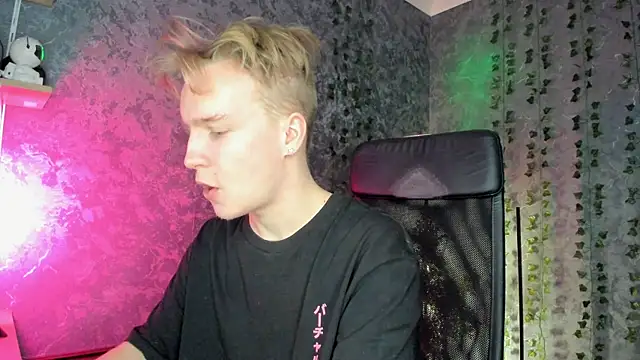 Snapshot of AlexxSweet chatting on January 2026 06:48:01 AM AlexxSweet online show from January 2026 06:48:01 AM