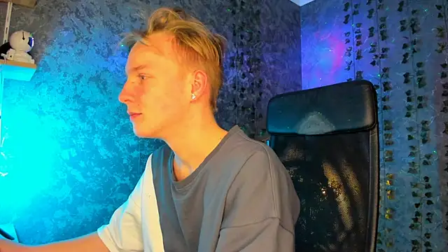 Snapshot of AlexxSweet chatting on January 2026 07:01:02 AM AlexxSweet online show from January 2026 07:01:02 AM