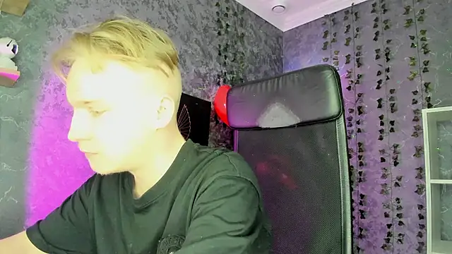 Snapshot of AlexxSweet chatting on February 2026 07:05:01 AM AlexxSweet online show from February 2026 07:05:01 AM