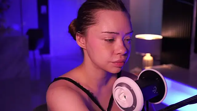 VixenMia online show from December 2025 03:11:01 AM