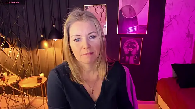 Annie Light online show from February 2025 05:42:01 AM