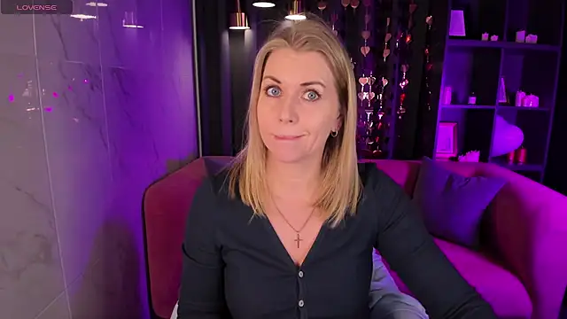 Annie Light online show from February 2025 06:06:01 AM