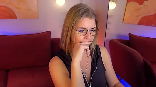 Annie Light online show from January 2026 06:06:01 AM