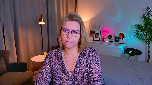 Annie Light online show from April 2026 08:39:01 AM