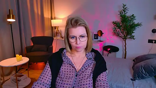 Annie Light online show from April 2026 01:41:02 PM