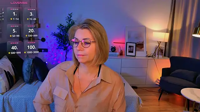 Annie Light online show from June 2026 06:45:01 AM