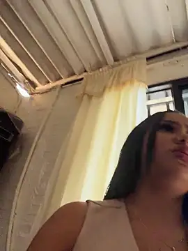 Snapshot of Luisa_Fernandaa chatting on April 2026 08:06:02 PM Luisa Fernandaa online show from April 2026 08:06:02 PM