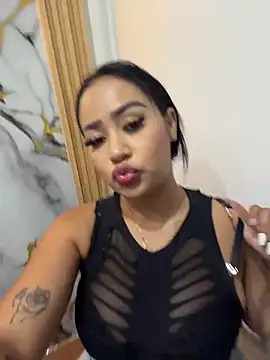 Luisa Fernandaa online show from May 2026 11:23:01 PM