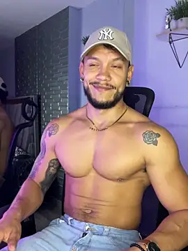 ARON TAYLER01 online show from September 2025 10:31:01 AM