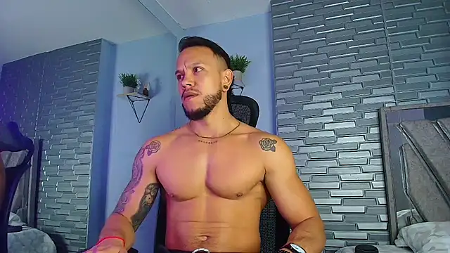 ARON TAYLER01 online show from February 2026 10:31:01 AM