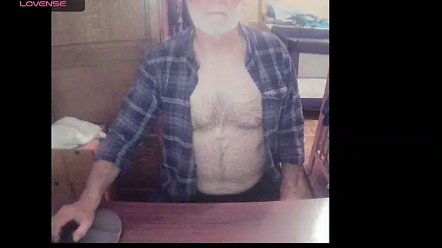 Snapshot of terrybare chatting on January 2025 06:05:02 PM terrybare online show from January 2025 06:05:02 PM