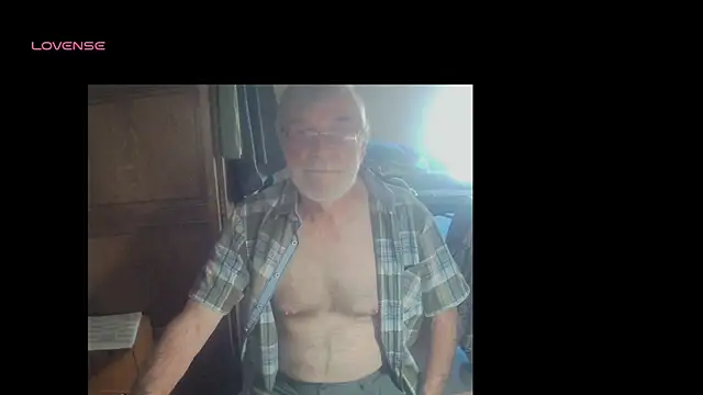 Snapshot of terrybare chatting on September 2025 02:39:02 PM terrybare online show from September 2025 02:39:02 PM