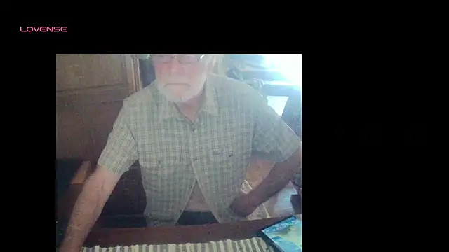 Snapshot of terrybare chatting on September 2025 08:49:02 AM terrybare online show from September 2025 08:49:02 AM