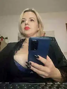 Snapshot of Ladykaos chatting on December 2024 04:30:02 PM Ladykaos online show from December 2024 04:30:02 PM