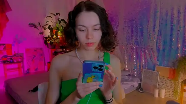 Snapshot of poli__ chatting on February 2025 10:43:01 PM poli online show from February 2025 10:43:01 PM