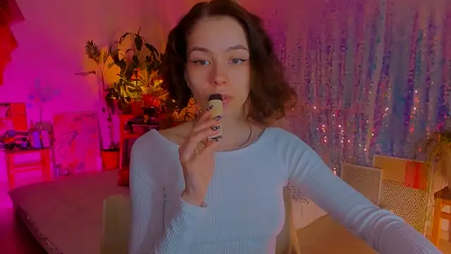 Snapshot of poli__ chatting on March 2025 08:43:01 PM poli online show from March 2025 08:43:01 PM